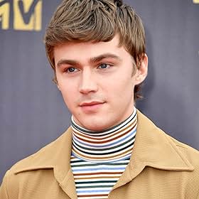 Miles Heizer